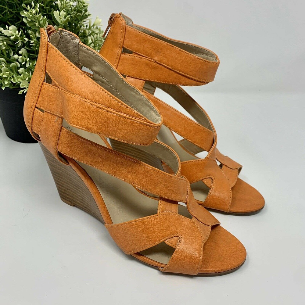 🌳 Nine West Pacifico Wedge Heels Orange Pumps 7